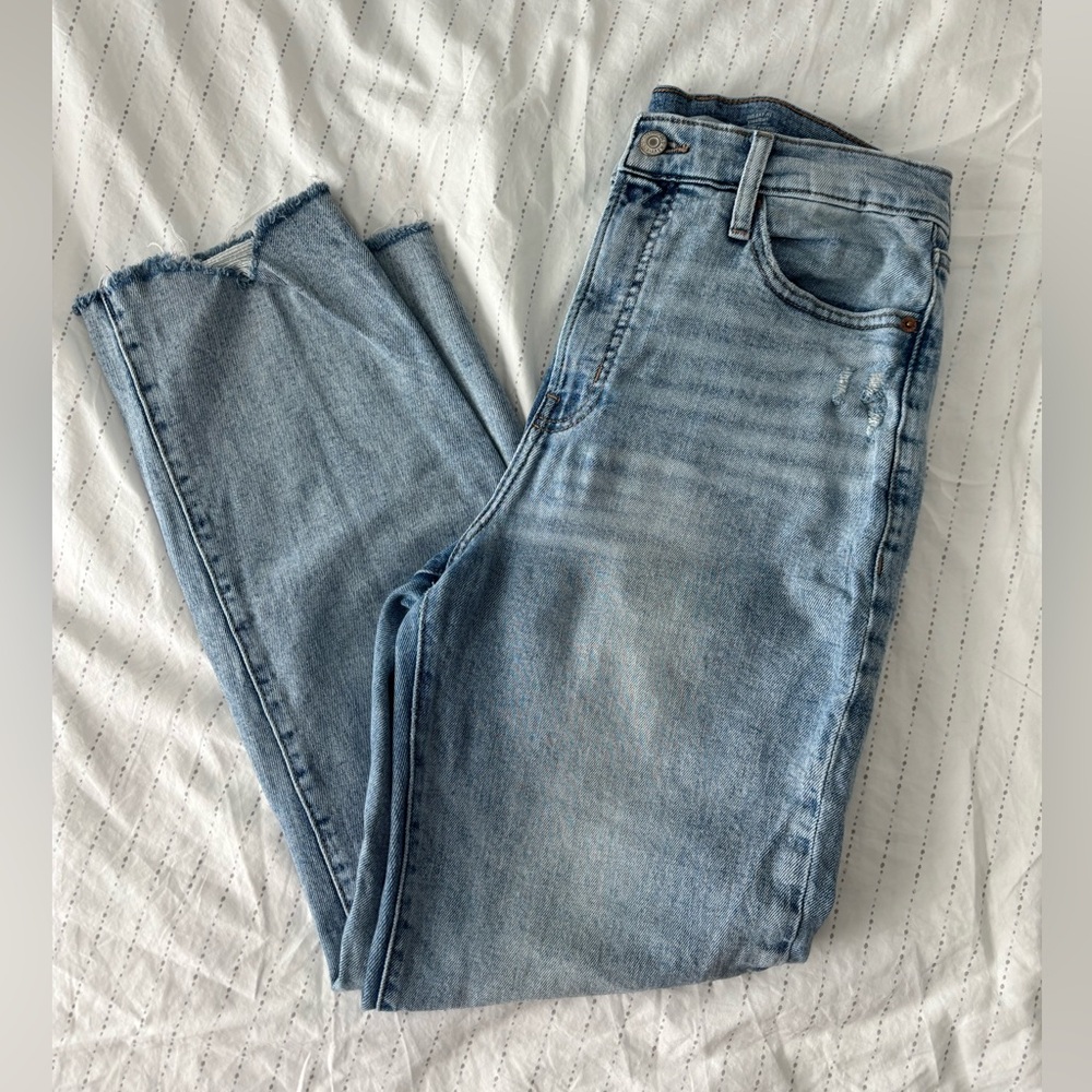 Old Navy Extra High Rise Sky Hi Straight Jeans